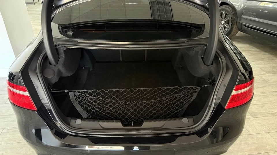 2017 Jaguar XE - Image 13 of 15