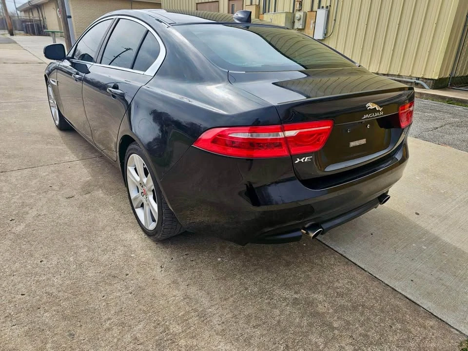 2017 Jaguar XE - Image 4 of 7