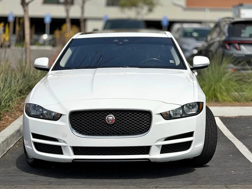2017 Jaguar XE - Image 2 of 14
