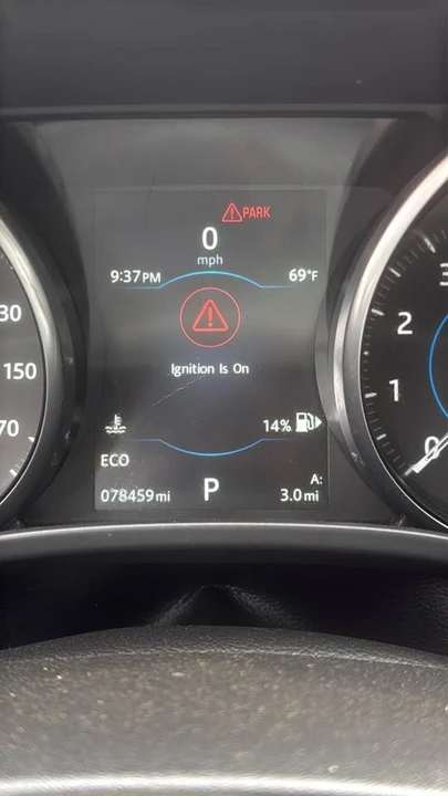 2017 Jaguar XE - Image 9 of 9