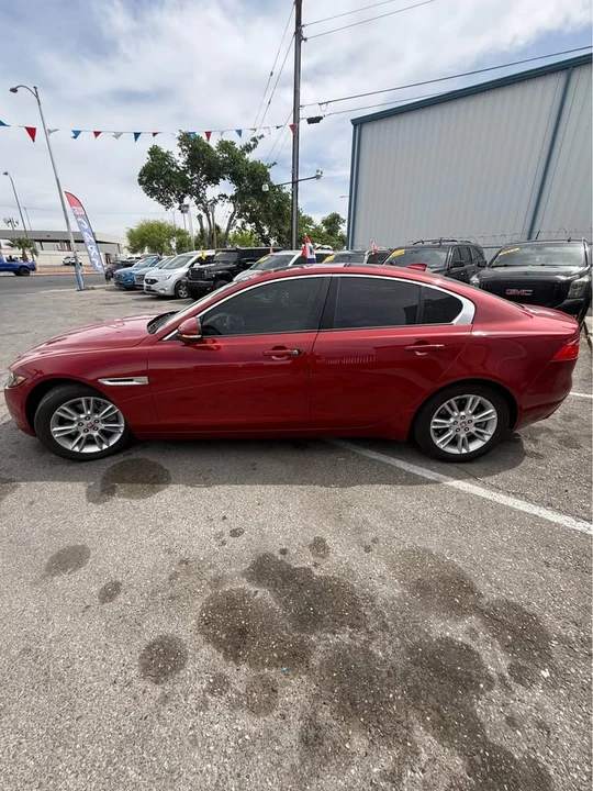 2017 Jaguar XE - Image 4 of 20