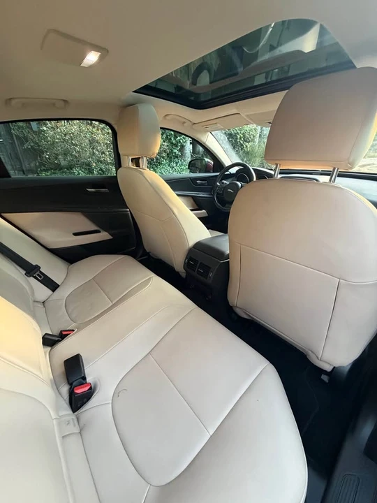 2017 Jaguar XE - Image 8 of 16