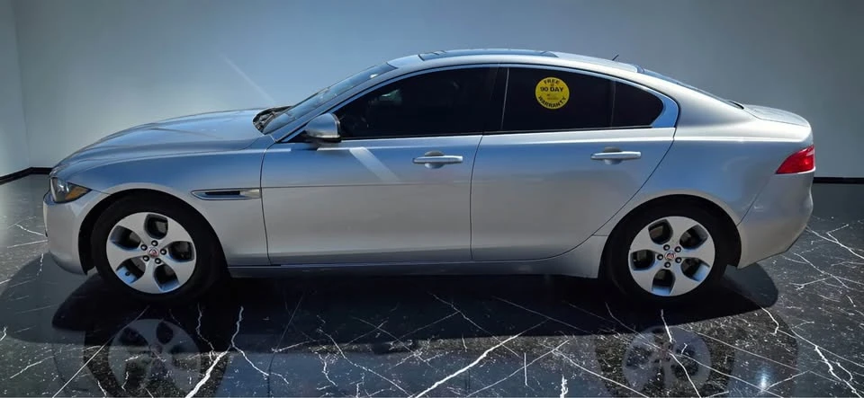 2017 Jaguar XE - Image 2 of 8