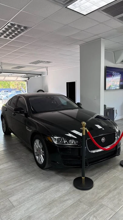 2017 Jaguar XE - Image 2 of 15