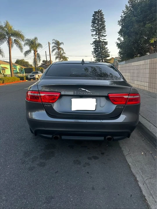 2017 Jaguar XE - Image 3 of 11