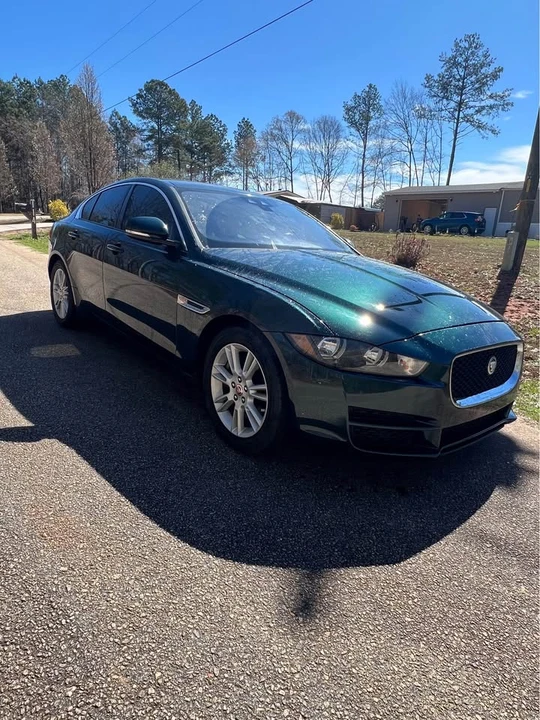 2017 Jaguar XE - Image 6 of 12