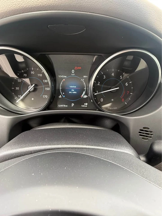 2017 Jaguar XE - Image 9 of 20