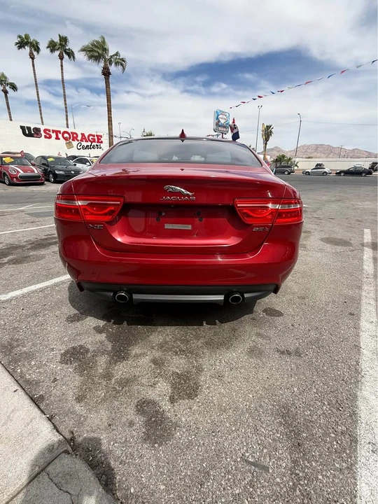 2017 Jaguar XE - Image 5 of 20