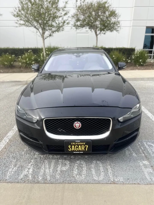 2017 Jaguar XE - Image 3 of 11