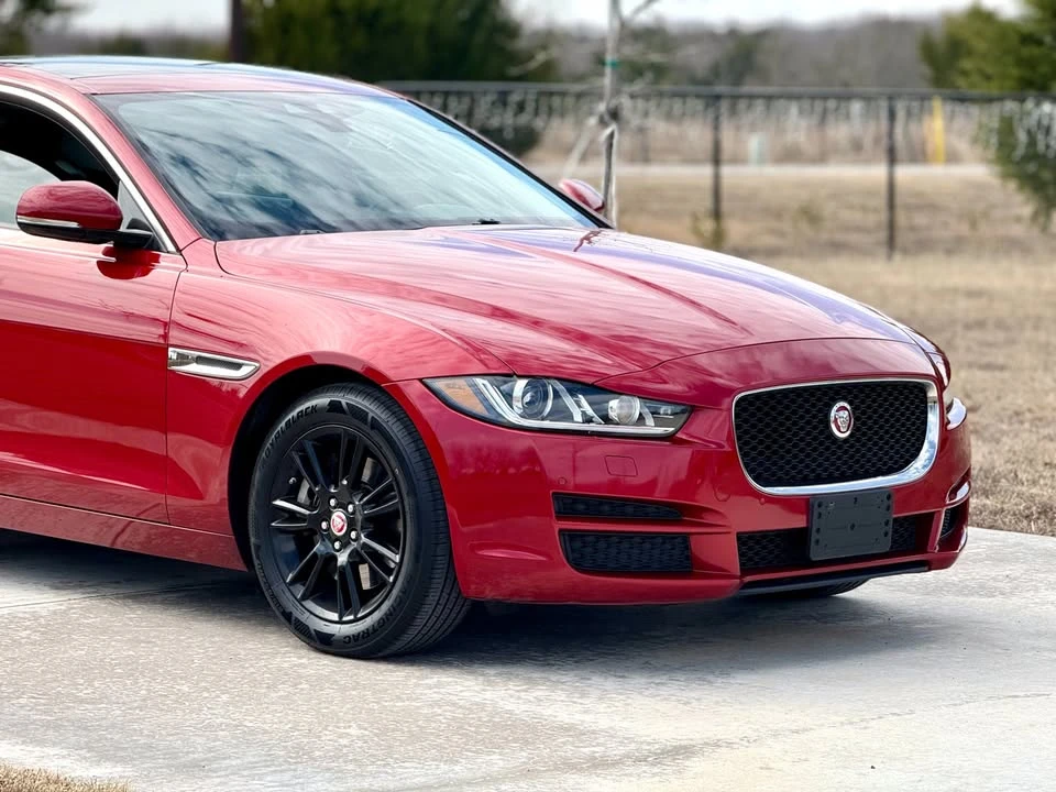 2017 Jaguar XE - Image 6 of 19