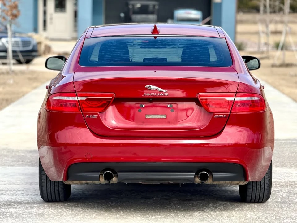2017 Jaguar XE - Image 8 of 19
