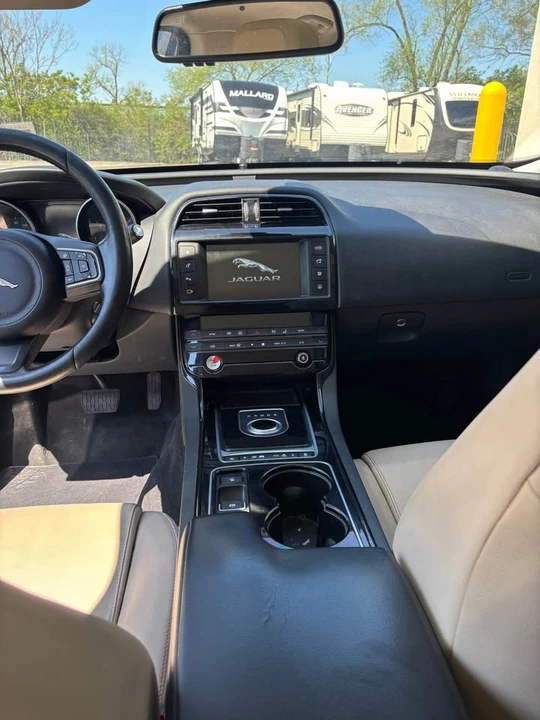 2017 Jaguar XE - Image 6 of 20