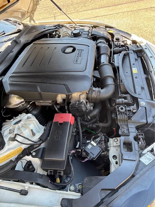 2017 Jaguar XE - Image 18 of 20
