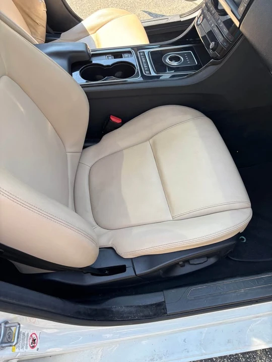 2017 Jaguar XE - Image 9 of 20