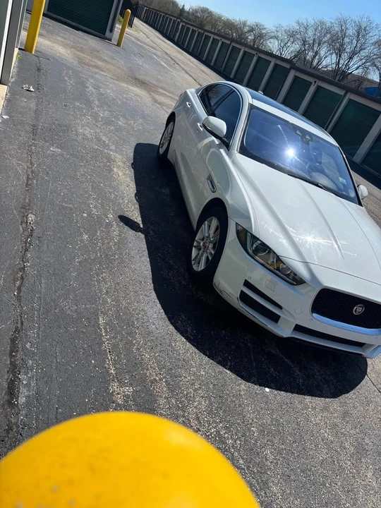 2017 Jaguar XE - Image 3 of 20