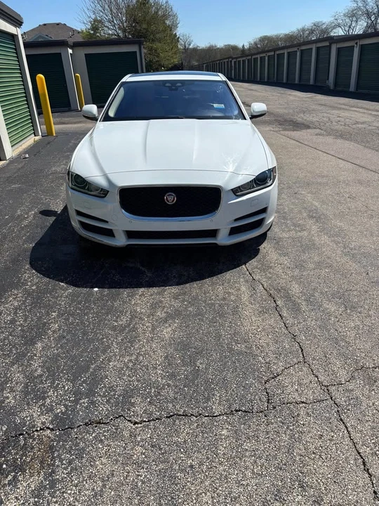 2017 Jaguar XE - Image 2 of 20