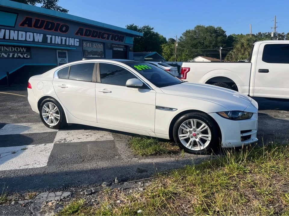 2017 Jaguar XE - Image 2 of 9