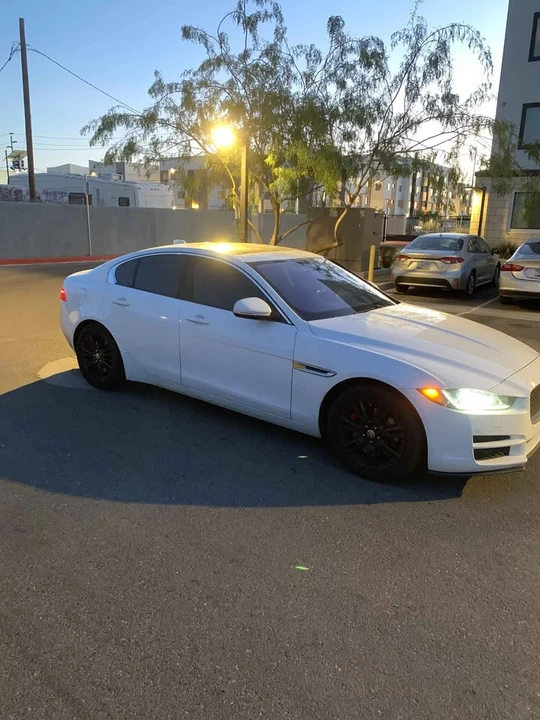 2017 Jaguar XE - Image 2 of 4