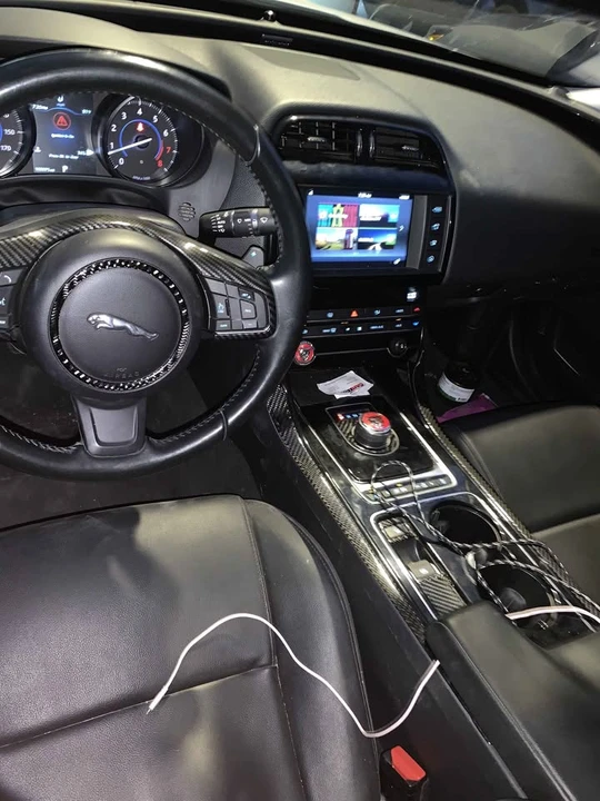 2017 Jaguar XE - Image 4 of 4