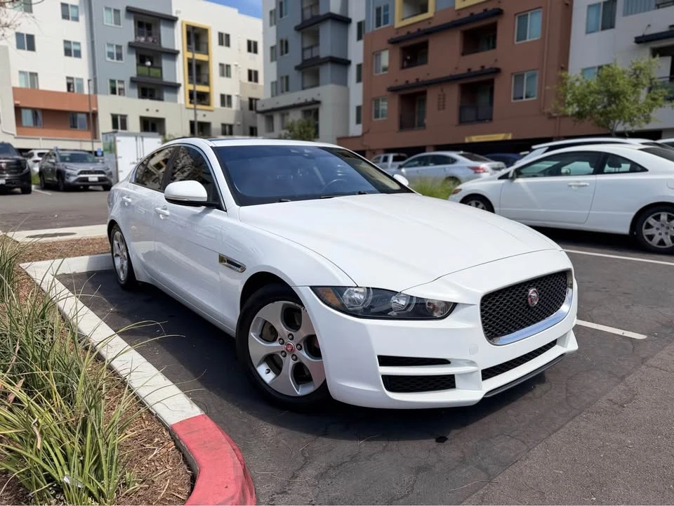 2017 Jaguar XE - Image 13 of 13
