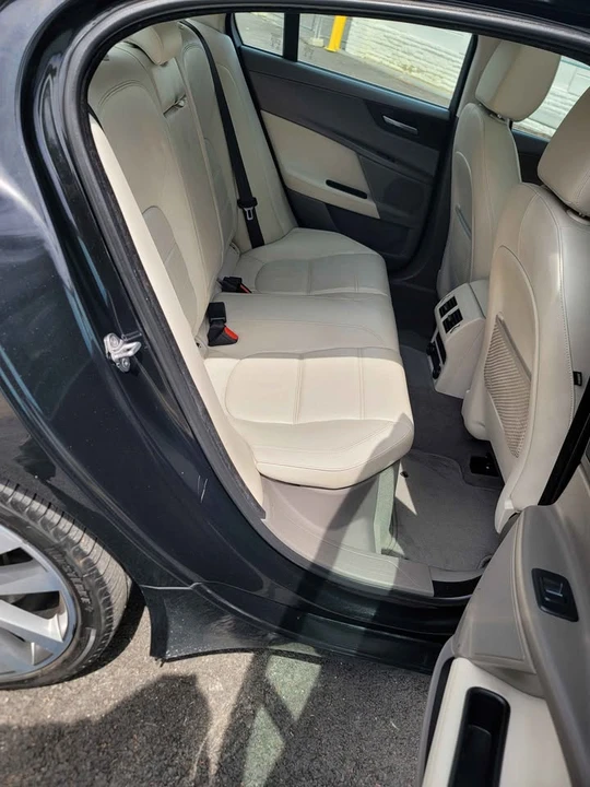 2017 Jaguar XE - Image 5 of 14