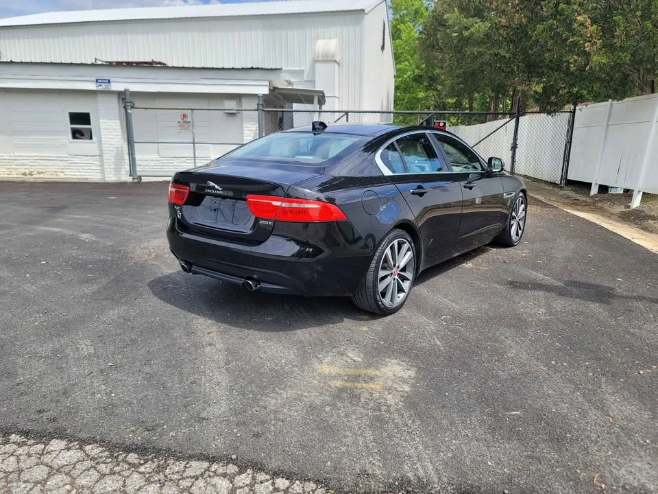 2017 Jaguar XE - Image 3 of 14