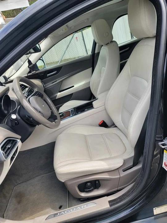 2017 Jaguar XE - Image 10 of 14