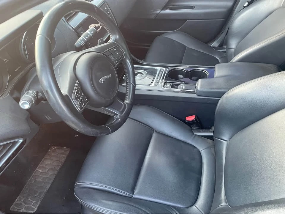2017 Jaguar XE - Image 9 of 9