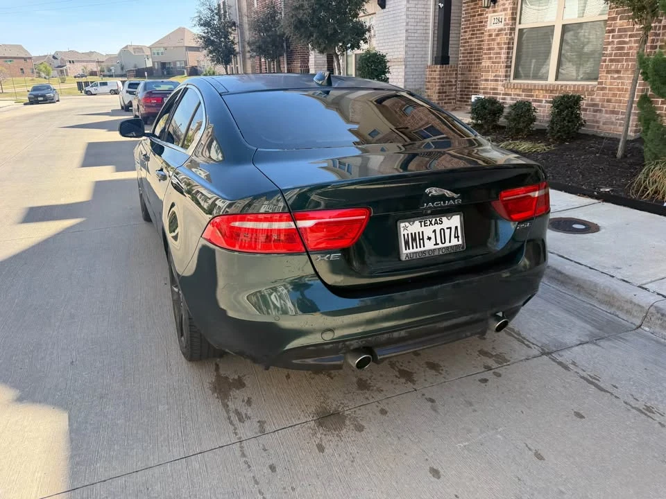 2017 Jaguar XE - Image 10 of 18