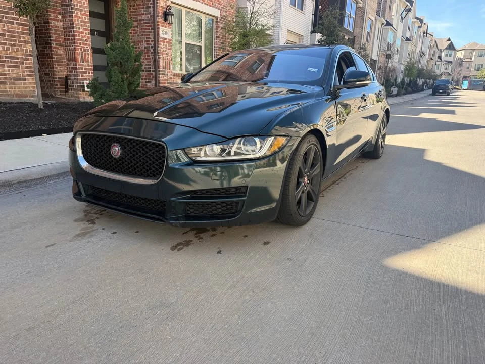 2017 Jaguar XE - Image 2 of 18