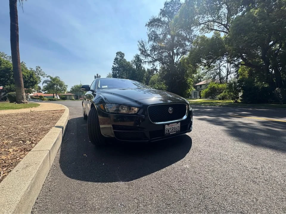 2017 Jaguar XE - Image 7 of 10