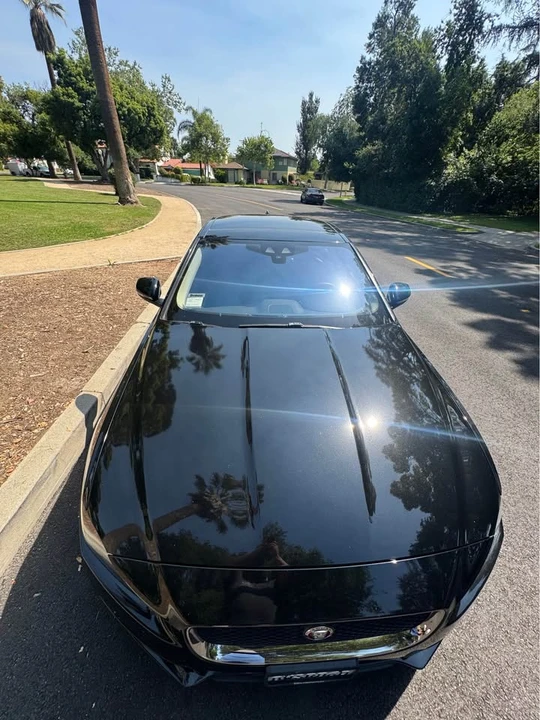 2017 Jaguar XE - Image 2 of 10