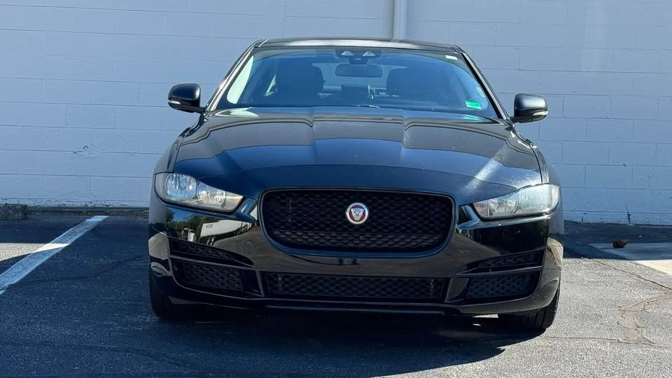 2017 Jaguar XE - Image 3 of 20