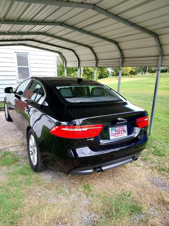 2017 Jaguar XE - Image 4 of 6