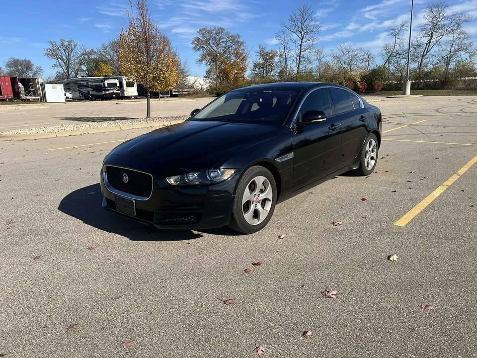2017 Jaguar XE - Image 2 of 10