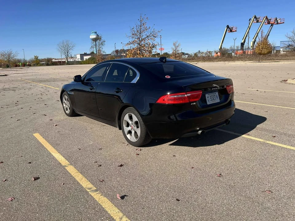 2017 Jaguar XE - Image 6 of 10