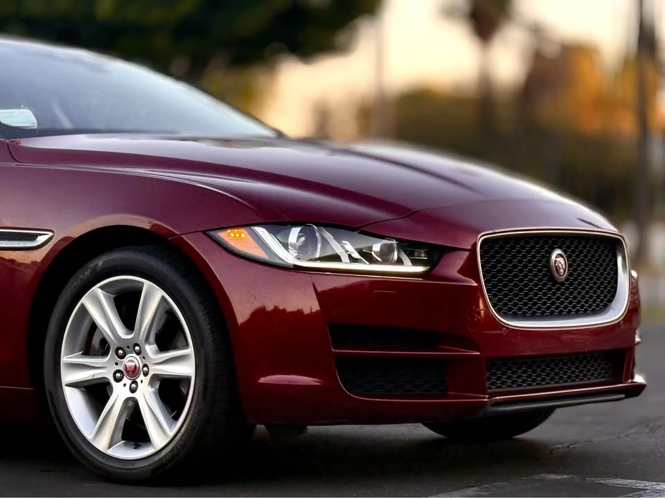 2017 Jaguar XE - Image 9 of 17