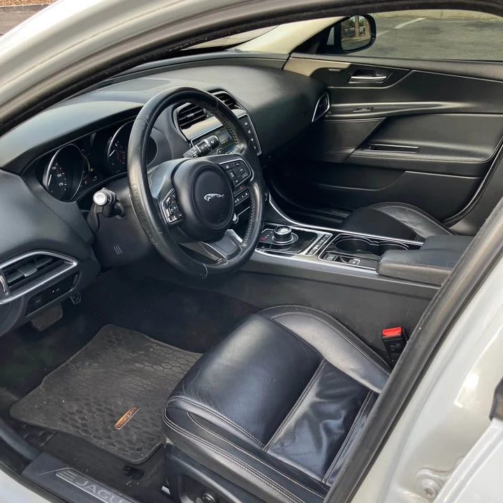 2017 Jaguar XE - Image 11 of 18