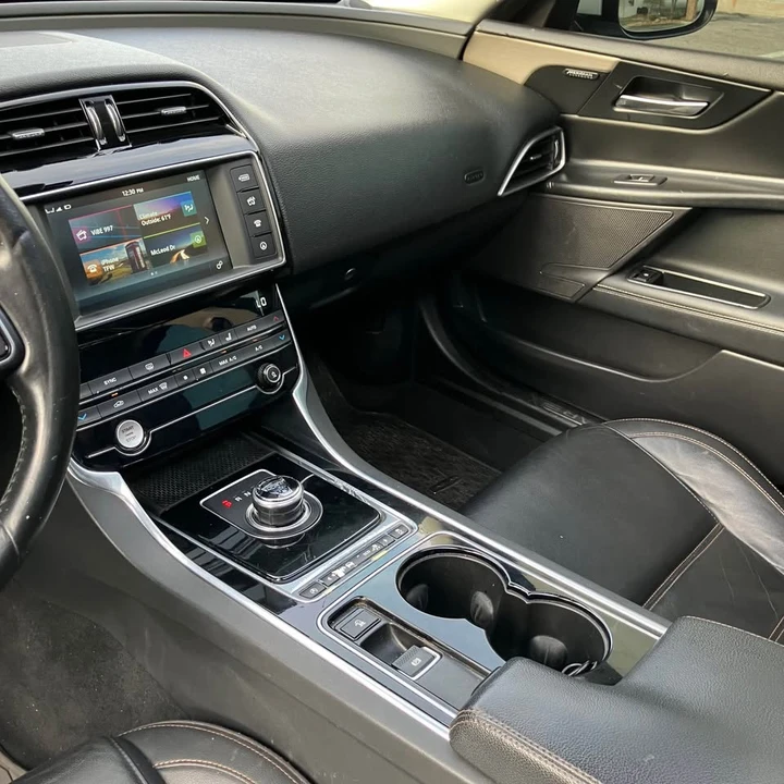 2017 Jaguar XE - Image 12 of 18