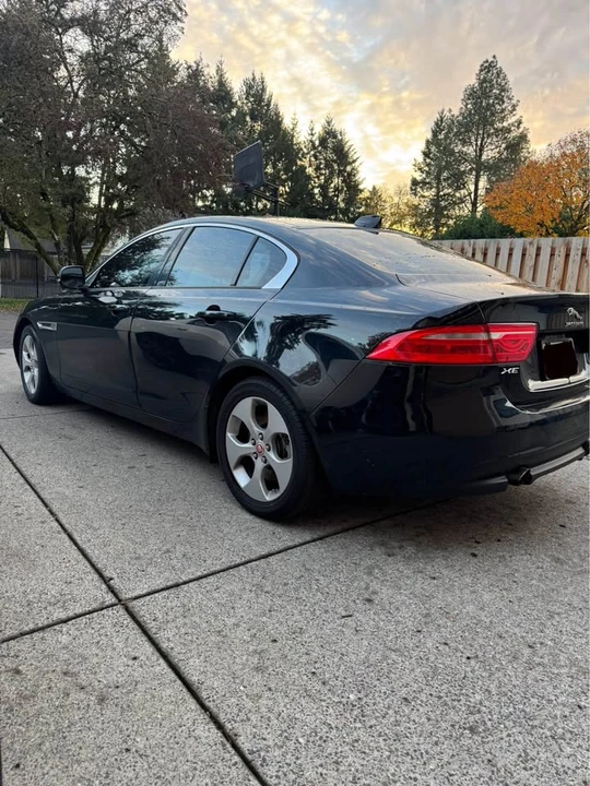 2017 Jaguar XE - Image 3 of 11