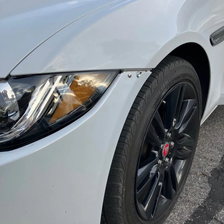 2017 Jaguar XE - Image 14 of 18
