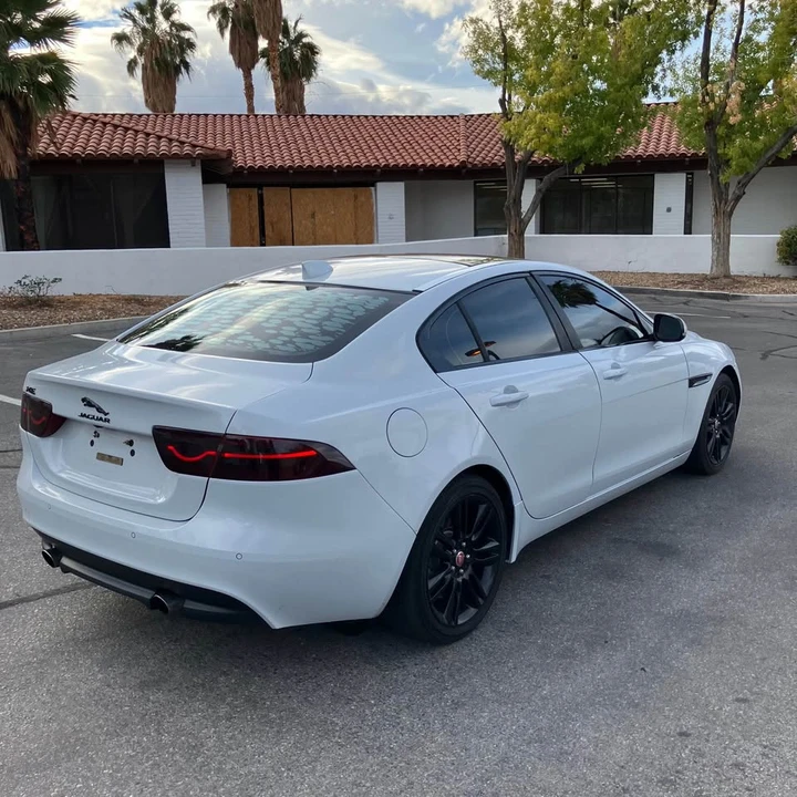 2017 Jaguar XE - Image 7 of 18