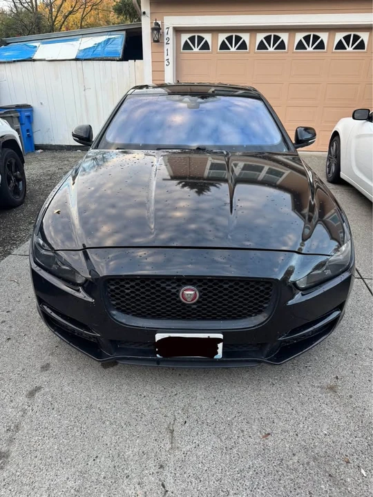 2017 Jaguar XE - Image 5 of 11