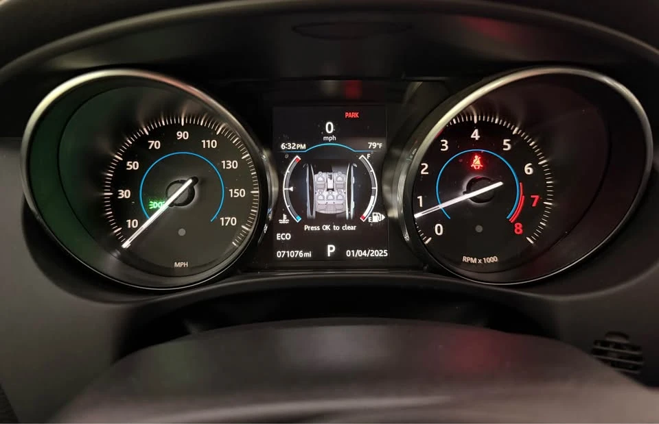 2017 Jaguar XE - Image 10 of 10