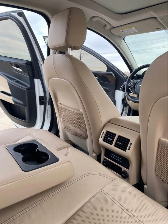 2017 Jaguar XE - Image 14 of 18