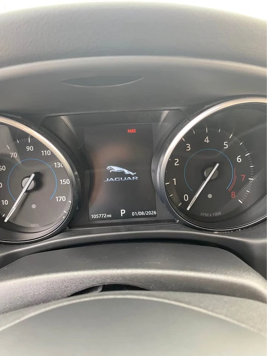 2017 Jaguar XE - Image 10 of 18