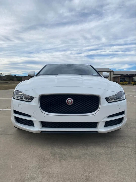2017 Jaguar XE - Image 3 of 18