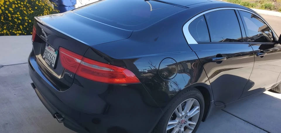 2017 Jaguar XE - Image 4 of 11