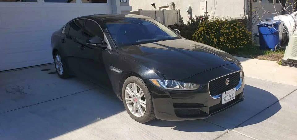 2017 Jaguar XE - Image 2 of 11