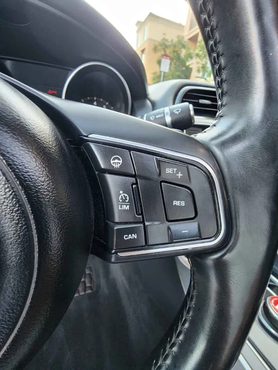 2017 Jaguar XE - Image 12 of 19